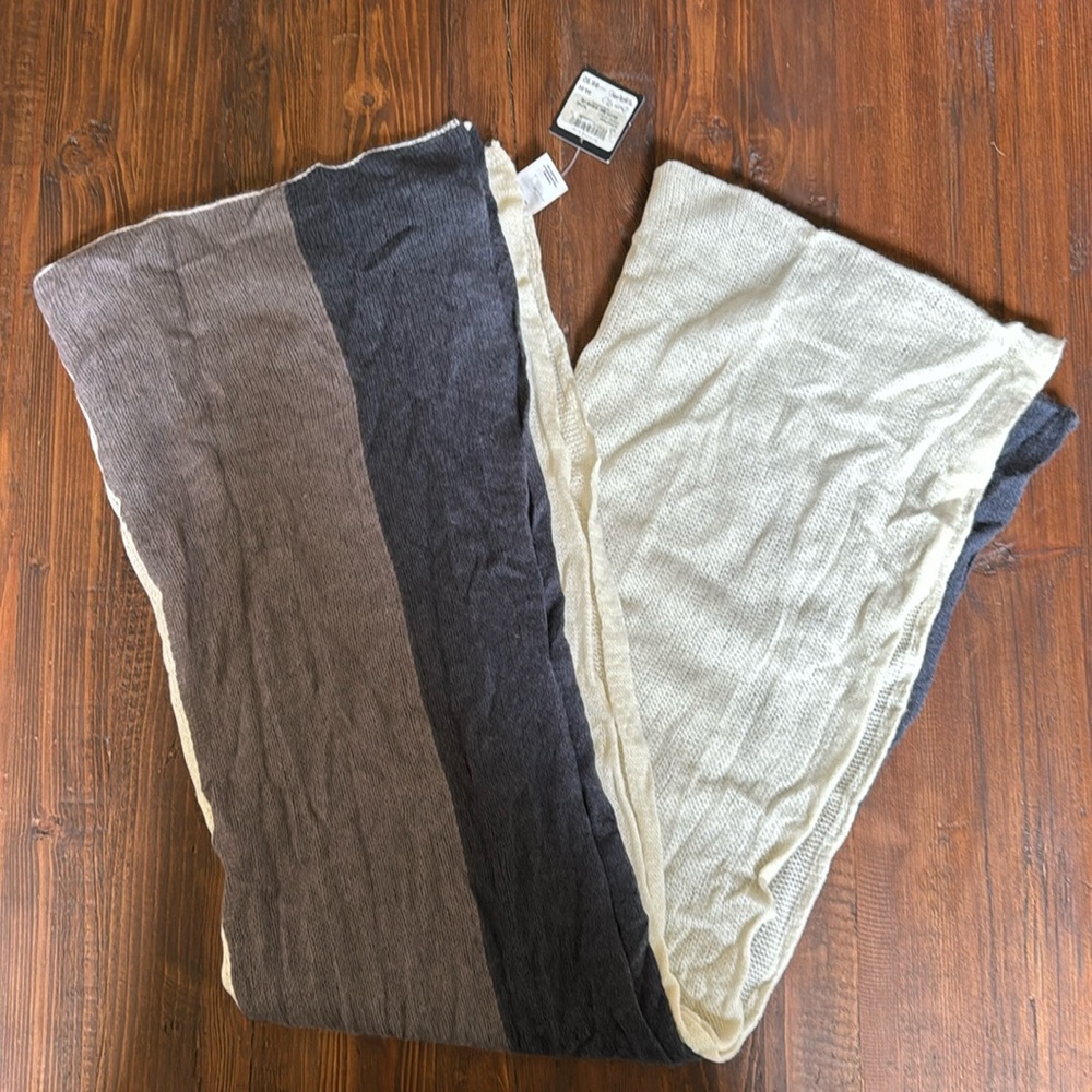 Halogen Scarf